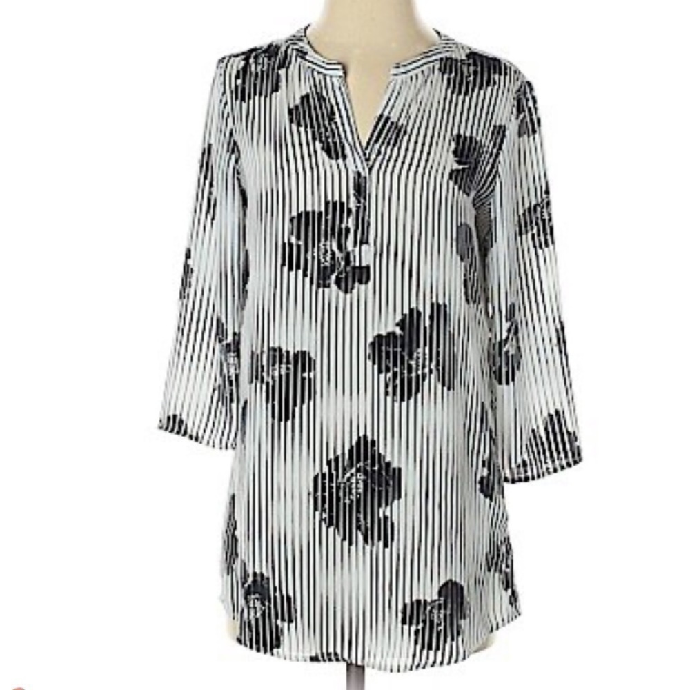 ELLEN TRACY•black white floral blouse